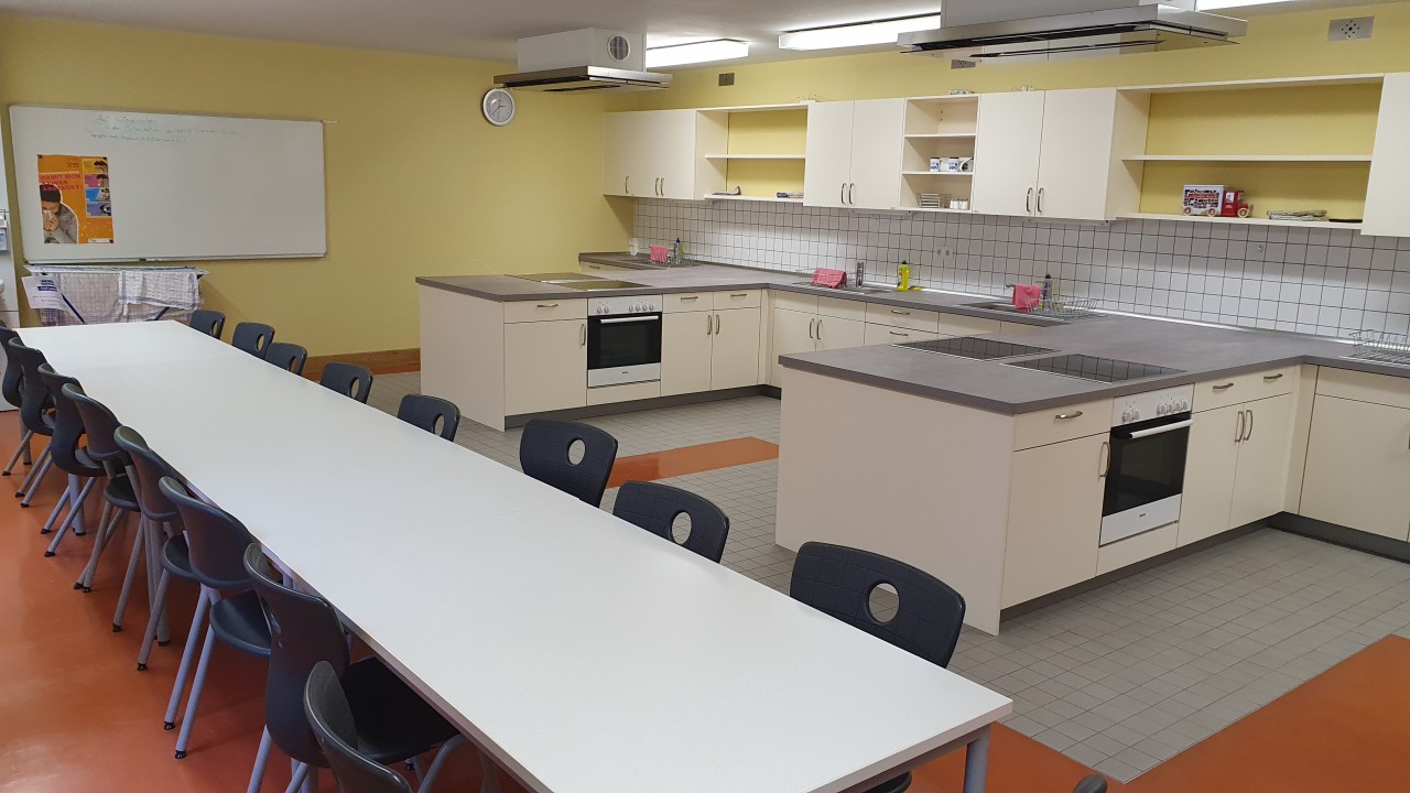 34+ 66 Oberschule Dresden, Wir stellen uns kurz vor und informieren